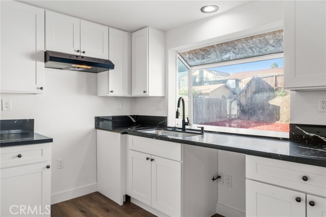 Detail Gallery Image 14 of 41 For 179 S Massachusetts, Lake Elsinore,  CA 92530 - 4 Beds | 3 Baths