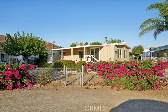 Detail Gallery Image 1 of 38 For 26365 Cortrite Ave, Hemet,  CA 92545 - 2 Beds | 2 Baths