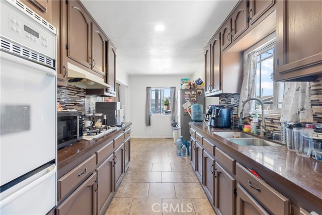 Detail Gallery Image 9 of 36 For 1627 Broad Ave, Wilmington,  CA 90744 - – Beds | – Baths