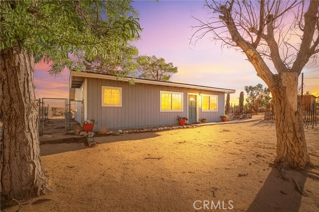 17757 Wheeler Road, Helendale CA: https://media.crmls.org/medias/91347343-7f0c-48be-b7bb-0566a31c8584.jpg
