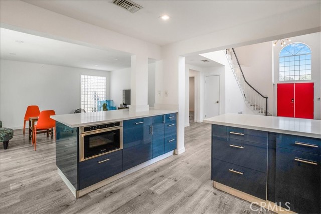 2481 S Bundy Drive, Los Angeles CA: https://media.crmls.org/medias/91347f37-e0cd-42a0-91d4-5e47225a5f19.jpg