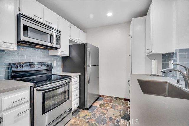 Detail Gallery Image 14 of 29 For 4260 via Arbolada #206,  Los Angeles,  CA 90042 - 1 Beds | 1 Baths