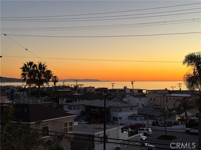 Detail Gallery Image 51 of 52 For 2125 Manhattan, Hermosa Beach,  CA 90254 - 4 Beds | 3 Baths