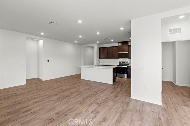 Detail Gallery Image 5 of 16 For 29079 Laramie Ct, Winchester,  CA 92596 - 4 Beds | 2 Baths