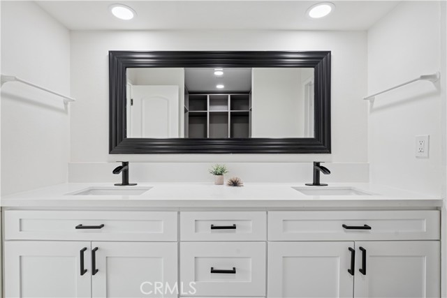 Detail Gallery Image 26 of 35 For 5330 Zelzah Ave #7,  Encino,  CA 91316 - 2 Beds | 2 Baths