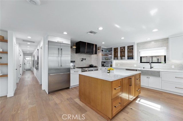 Detail Gallery Image 8 of 59 For 1707 10th St, Manhattan Beach,  CA 90266 - 4 Beds | 2/2 Baths