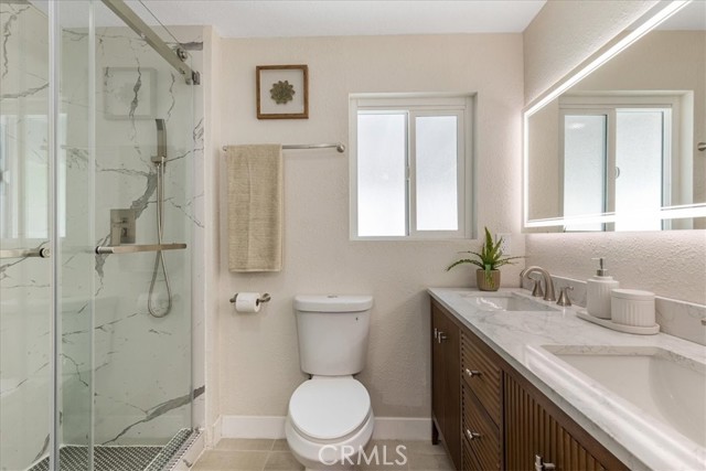 Detail Gallery Image 10 of 21 For 9951 Glencrest Cir, Sun Valley,  CA 91504 - 4 Beds | 3 Baths