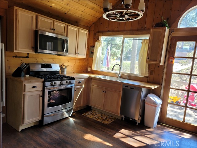 Detail Gallery Image 33 of 35 For 23340 Banning Idyllwild Rd, Idyllwild,  CA 92549 - 1 Beds | 2 Baths