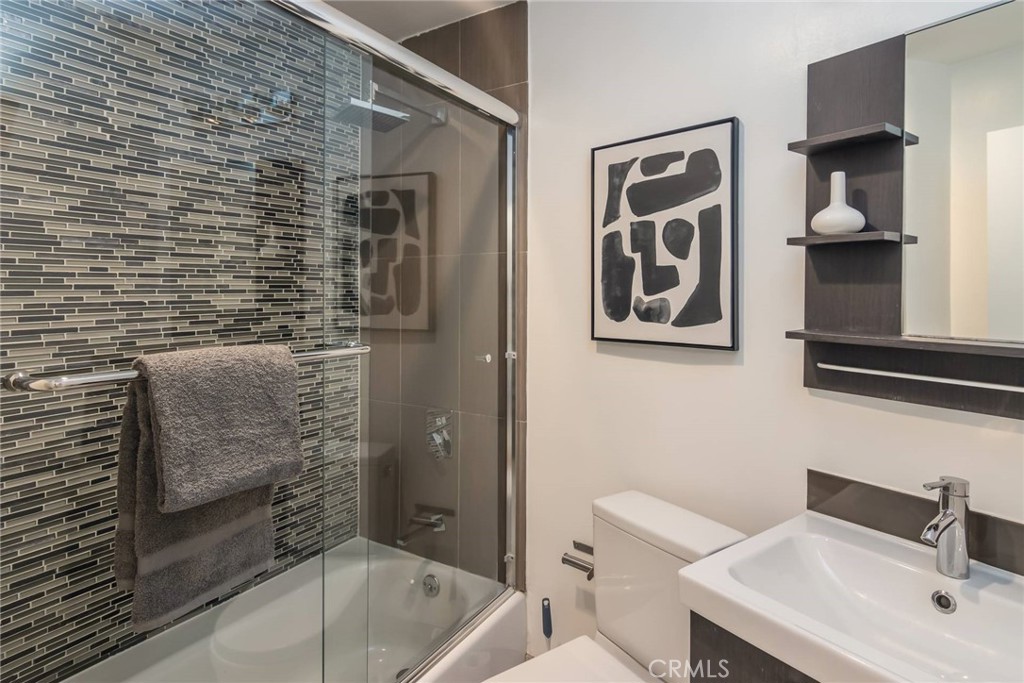 3828 Alomar DriveSherman Oaks img 13