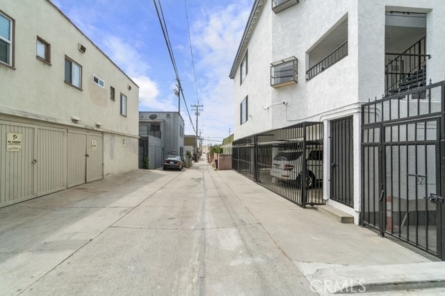 1410 Coranado Avenue, Long Beach CA: https://media.crmls.org/medias/913919b1-7050-4a0f-90fb-66aa3642a834.jpg