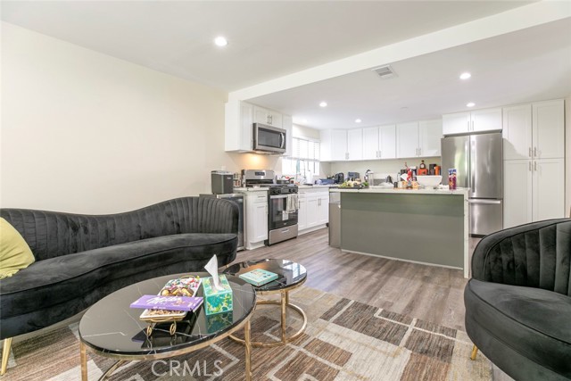 17465 Tuscan Drive, Granada Hills CA: https://media.crmls.org/medias/9139e1af-ce14-4af3-bce2-b92732f15255.jpg