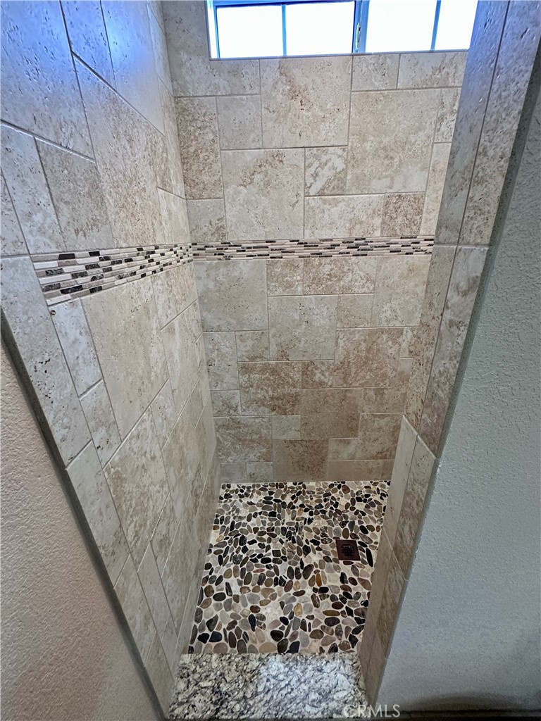 https://media.crmls.org/medias/9139e247-6a07-458b-8980-cd36a79c697c.jpg?preset=X-Large