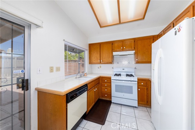 Detail Gallery Image 12 of 29 For 16880 Glennaire Ave, Victorville,  CA 92395 - 3 Beds | 2 Baths