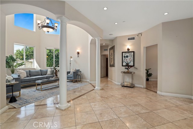 Detail Gallery Image 13 of 67 For 19517 Celtic St, Porter Ranch,  CA 91326 - 6 Beds | 6 Baths