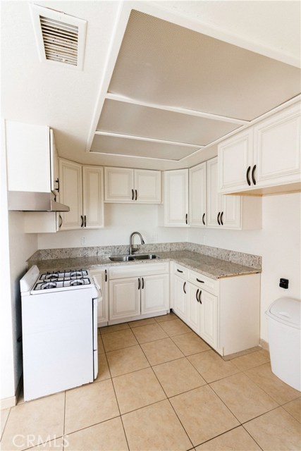 Detail Gallery Image 10 of 49 For 17425 Arrow Bld #10,  Fontana,  CA 92335 - 2 Beds | 1 Baths