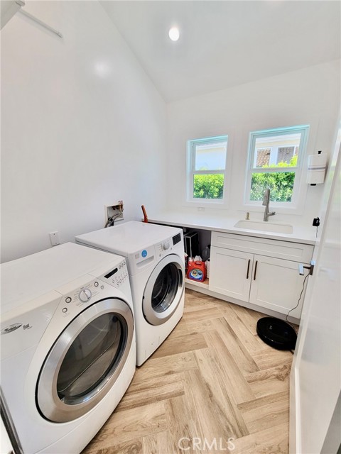 Full inside laundry room