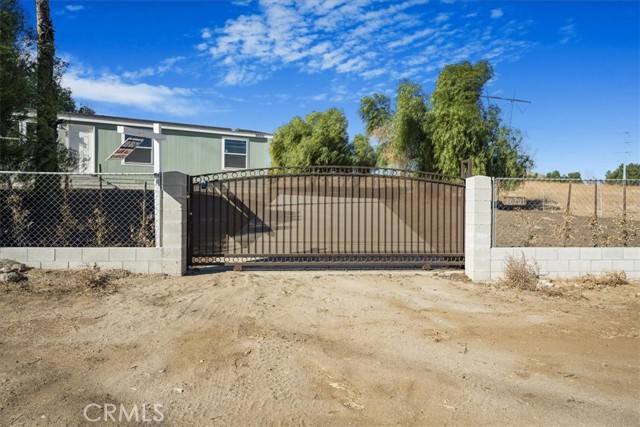 Detail Gallery Image 2 of 51 For 26201 State Highway 74, Perris,  CA 92570 - 4 Beds | 2 Baths