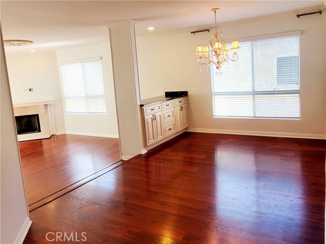 Detail Gallery Image 9 of 21 For 4415 Saugus Ave #207,  Sherman Oaks,  CA 91403 - 2 Beds | 2 Baths