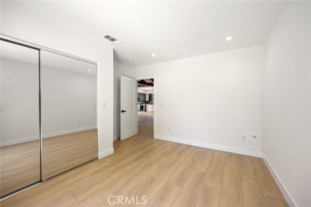 914 N Catalina Street, Burbank CA: https://media.crmls.org/medias/913f6c91-a8e2-4495-b71f-0b450869578c.jpg