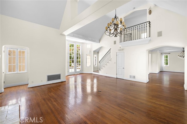 1181 Old Mill Rd, San Marino CA: https://media.crmls.org/medias/913fe80d-308c-4961-affc-4a321ee15099.jpg