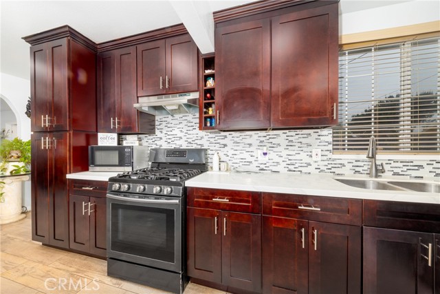 Detail Gallery Image 4 of 26 For 12005 Washington Bld, Whittier,  CA 90606 - 3 Beds | 1/1 Baths