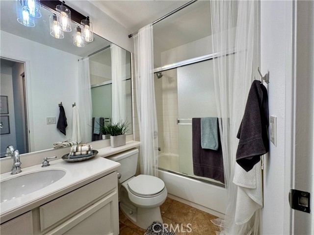 Detail Gallery Image 13 of 21 For 182 Westport, Newport Beach,  CA 92660 - 2 Beds | 2 Baths