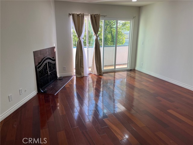 14610 Erwin Street, Van Nuys CA: https://media.crmls.org/medias/91407df0-5b6f-43f2-87c0-d77fe99a9296.jpg