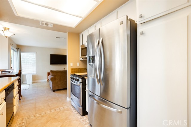 2424 Norte Vista Drive, Chino Hills CA: https://media.crmls.org/medias/91415fa8-22db-44a7-82a4-8343085c9db1.jpg