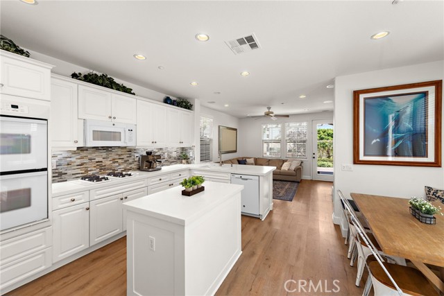 18 Duskywing, Ladera Ranch CA: https://media.crmls.org/medias/9141dd0f-8809-4794-a676-2cc3a4bda52c.jpg
