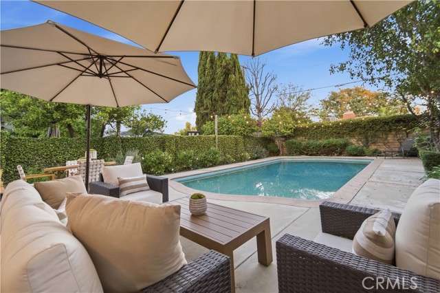 Detail Gallery Image 25 of 35 For 5232 Woodman Ave, Sherman Oaks,  CA 91401 - 3 Beds | 2 Baths