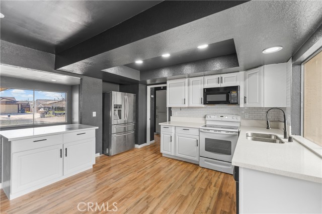 Detail Gallery Image 9 of 50 For 21449 Applewood, California City,  CA 93505 - 5 Beds | 3 Baths