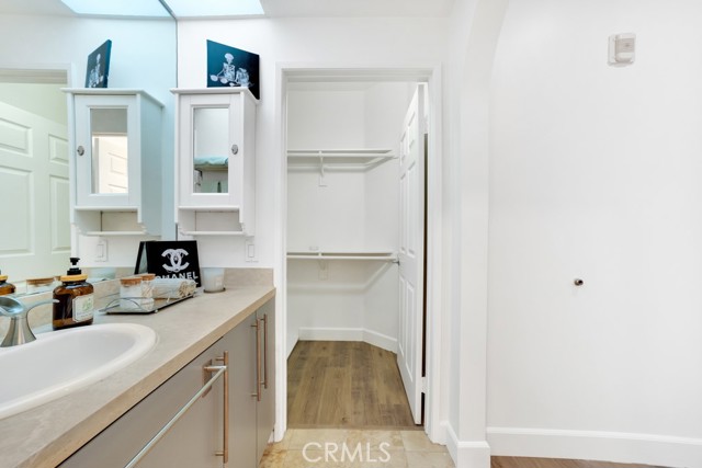 Detail Gallery Image 13 of 27 For 620 S Gramercy #338,  Los Angeles,  CA 90005 - 2 Beds | 2 Baths