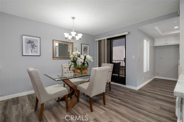 106 S Sierra Madre Boulevard, Pasadena CA: https://media.crmls.org/medias/91437172-2953-4176-991c-dad76bb50382.jpg