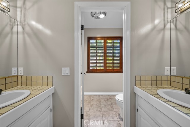 25472 Via Acorde, Valencia CA: https://media.crmls.org/medias/9143dcd7-0e09-449f-8809-21a7dde074bd.jpg