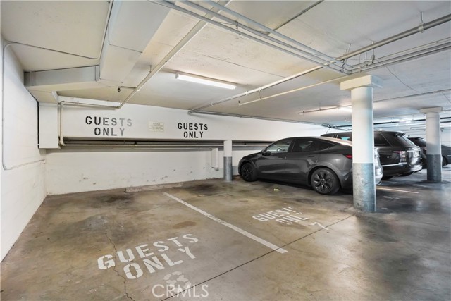 Detail Gallery Image 14 of 19 For 241 S Reeves Dr #302,  Beverly Hills,  CA 90212 - 2 Beds | 2/1 Baths