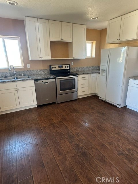 Detail Gallery Image 17 of 19 For 21226 21226 Stoddard Wells Rd, Apple Valley,  CA 92307 - 2 Beds | 2 Baths