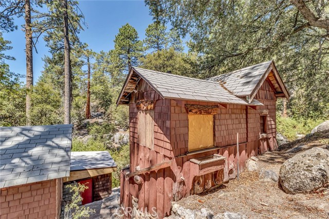 25405 Point Of Rocks Drive, Idyllwild CA: https://media.crmls.org/medias/91443907-509f-4b65-8103-0e50fb4ff9bf.jpg