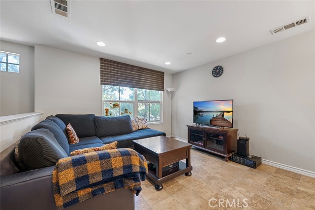 Detail Gallery Image 3 of 34 For 92 New Season, Irvine,  CA 92602 - 2 Beds | 2/1 Baths