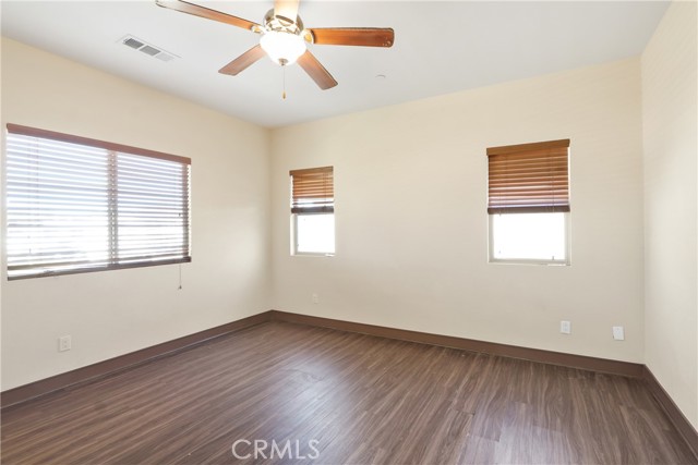 Detail Gallery Image 17 of 24 For 11613 216th, Lakewood,  CA 90715 - 3 Beds | 2/1 Baths