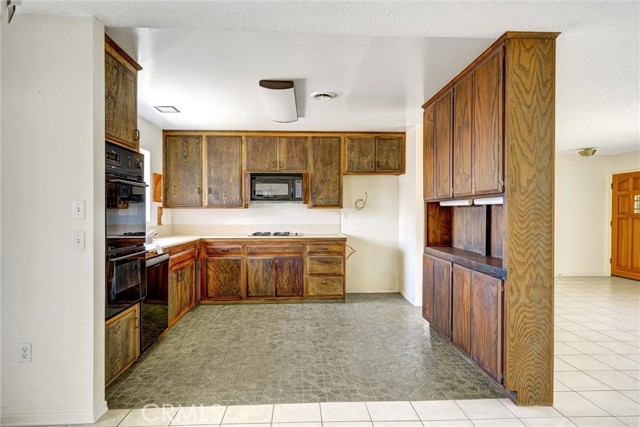 Detail Gallery Image 12 of 37 For 520 Palmer Dr, Hemet,  CA 92543 - 2 Beds | 2 Baths