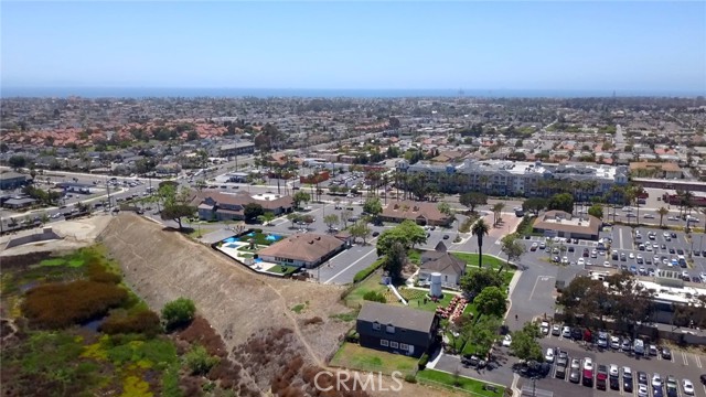 16685 S Pacific Avenue, Sunset Beach CA: https://media.crmls.org/medias/9146e36a-1e96-4bc5-aefa-eae91327c215.jpg