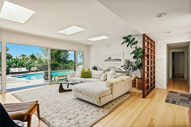 34 Shady Vista Road, Rolling Hills Estates CA: https://media.crmls.org/medias/91477692-592d-46f5-bf84-201e26a56980.jpg