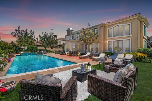 Enjoy the evening in your backyard. Enjoy the evening in your backyard.