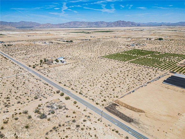 34700 Rabbit Springs Road, Lucerne Valley CA: https://media.crmls.org/medias/9148780e-a981-4051-b342-c21c00ae2a65.jpg