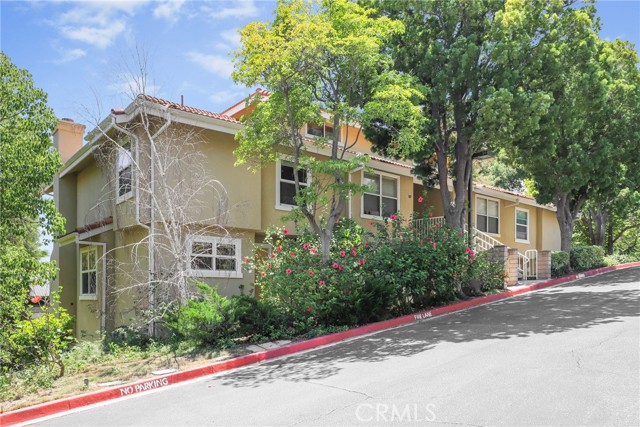 Detail Gallery Image 3 of 35 For 2731 Erringer Rd #58,  Simi Valley,  CA 93065 - 3 Beds | 2/1 Baths