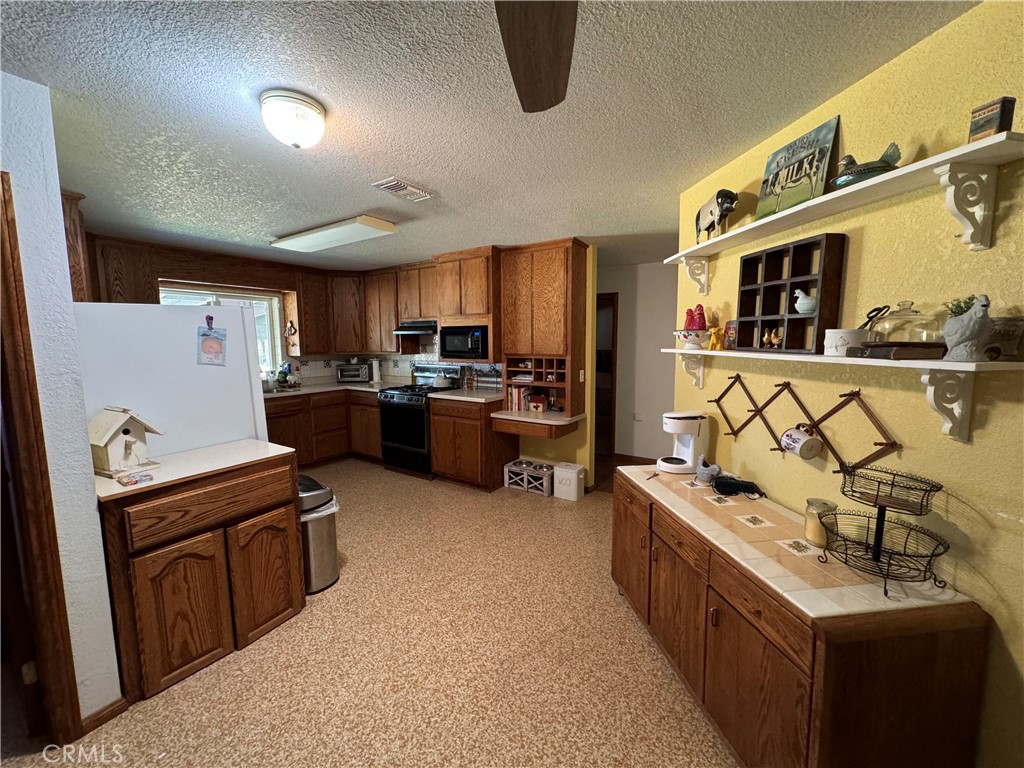 https://media.crmls.org/medias/91496a37-336d-4480-9ec4-b479fb3fbe3f.jpg?preset=X-Large