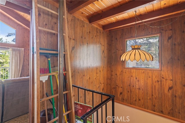 593 Clubhouse, Twin Peaks CA: https://media.crmls.org/medias/914a22a7-34a1-45f9-bcb9-6871469bd677.jpg
