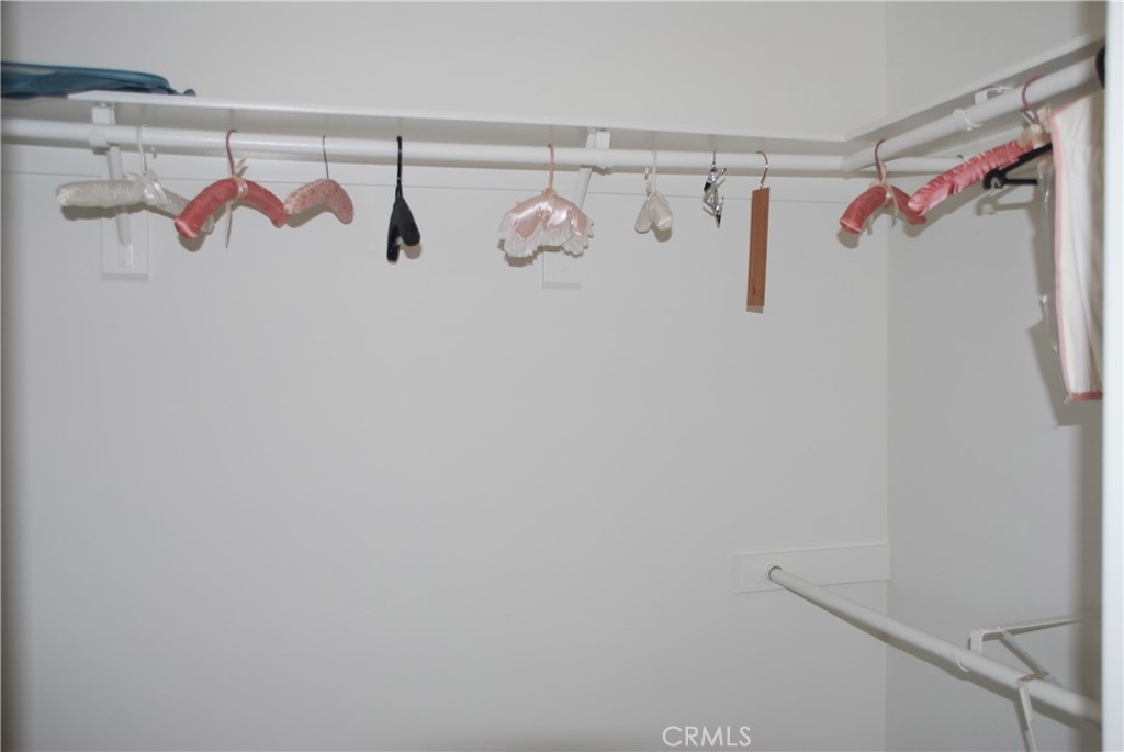 https://media.crmls.org/medias/914ac3a1-da3f-4d21-9b24-1b4048407e6f.jpg?preset=X-Large