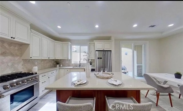 7792 Liberty Drive, Huntington Beach CA: https://media.crmls.org/medias/914ad197-ee0c-4e71-9b0c-078806ff4769.jpg