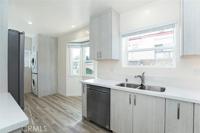 Detail Gallery Image 14 of 56 For 1606 Bel Aire Dr, Glendale,  CA 91201 - 2 Beds | 1 Baths